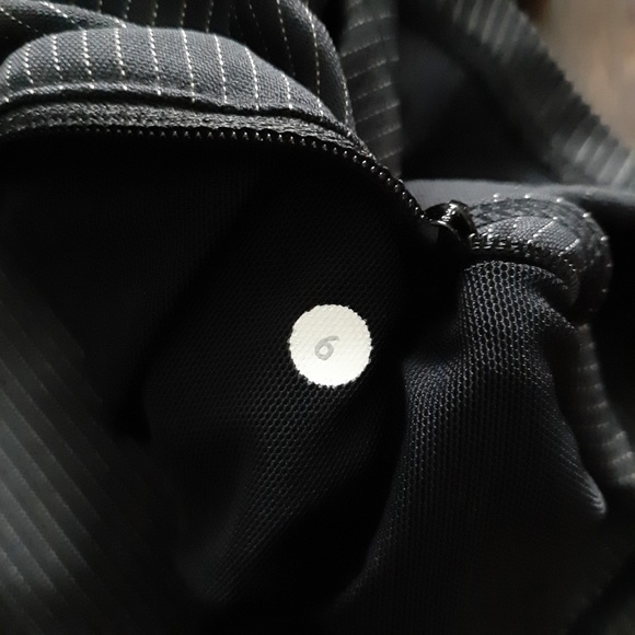 Lululemon Fitness Capelet Jacket Size 6 - Picture 5 of 5